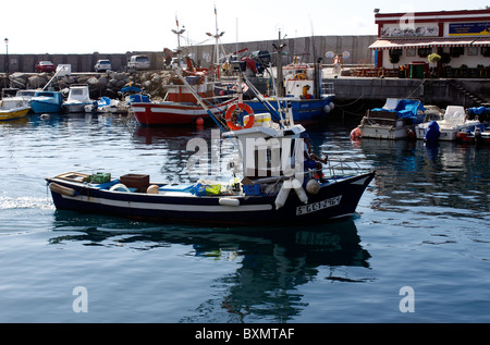 Le port commercial de Puerto de Mogan SUR LE SECTEUR DE L'ÎLE DE GRAN CANARIA. L'EUROPE. Banque D'Images