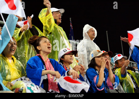 Spectateurs japonais, Argentine 2 Japon 1, Ladies Field Hockey finals Jeux Olympiques de Beijing Chine Banque D'Images