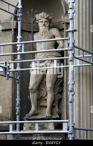 Statue de Neptune, Fireportegården Four-Gate, la Cour, le Château de Kronborg, Helsingør, la Nouvelle-Zélande, le Danemark Banque D'Images