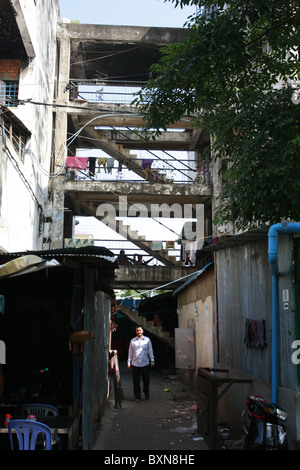 L'Buding, aussi connu sous le bâtiment blanc, était un immeuble des années 1950 dans le centre de Phnom Penh, Cambodge. Il a été démoli en 2017. Banque D'Images