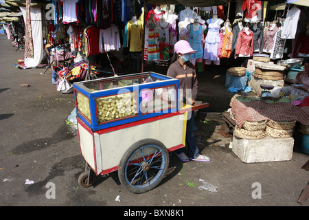 Vendeur de canne à Phnom Penh, Cambodge Banque D'Images