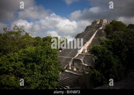 Un bâtiment de les ruines Maya de Becan en état de Campeche au Mexique sur la péninsule du Yucatan, 11 juin 2009. Banque D'Images