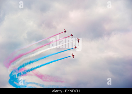Des flèches rouges air afficher au Farnborough Air Show 2010 Banque D'Images