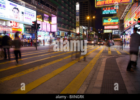 Nathan Road, Tsim Tsa Tsui nuit à Kowloon Hong Kong, Chine Banque D'Images
