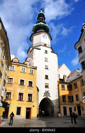 St Michael's Gate et tour dans la vieille ville, Bratislava, Slovaquie, Europe Banque D'Images