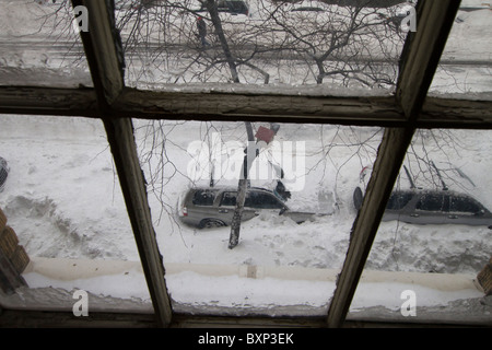 Sur la suite de la fin décembre blizzard qui déverse plus de deux pieds de neige sur New York City Banque D'Images