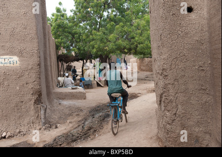 Scène de rue à Djenné, Mali Banque D'Images
