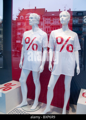 Mannequins en vitrine Banque D'Images