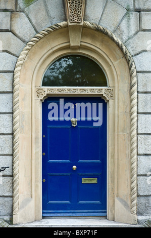 Style architectural géorgien porte avant et porte dans Merrion Square, le centre-ville de Dublin, Irlande Banque D'Images