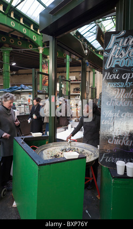 Curry à emporter,blocage du marché de l'arrondissement,Londres,Angleterre Banque D'Images