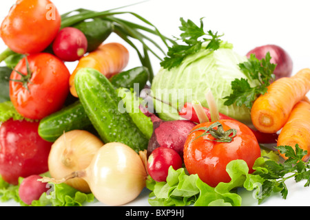 Légumes frais sur le fond blanc Banque D'Images
