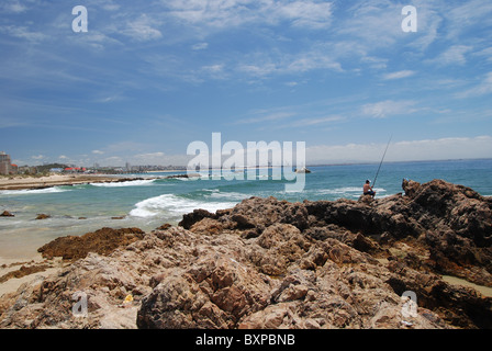 Plage de Summerstrand une belle journée d'été, Port Elizabeth, Afrique du Sud Banque D'Images