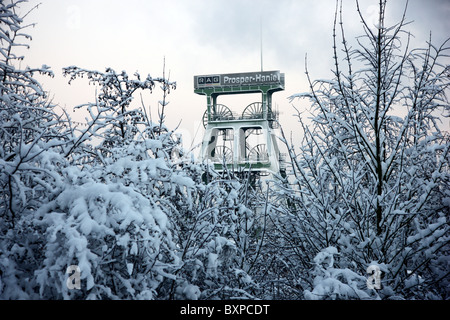 Châtelet de puits de mine de charbon Prosper-Haniel à Bottrop, Allemagne. Banque D'Images