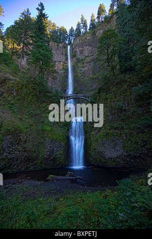 Multnomah Falls dans la Columbia Gorge près de Portland Oregon Banque D'Images