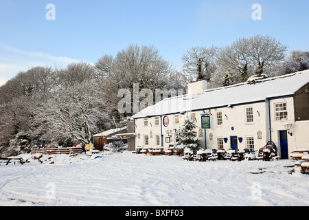 Le pub historique Ship Inn avec de la neige à l'hiver 2010. Red Wharf Bay (Traeth Coch), Île D'Anglesey, Pays De Galles Du Nord, Royaume-Uni, Grande-Bretagne. Banque D'Images