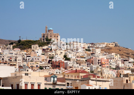 Le port d'Ermoúpoli sur l'île de Syros, Cyclades Banque D'Images