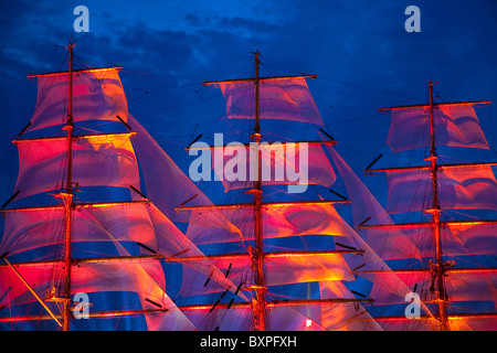 Les voiles écarlates, Neva, Saint-Pétersbourg, Russie Banque D'Images