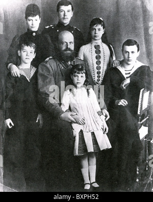 Le tsar Alexandre III (1845-1894) avec son épouse Maria Fiodorovna et leur famille vers 1888 Banque D'Images