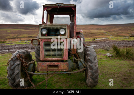 Image de l'ancien tracteur abandonné à Dartmoor, dans le Devon UK Banque D'Images