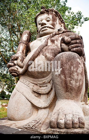 Guardian statue in temple hindou de Prambanan, Yogyakarta Indonésie Banque D'Images