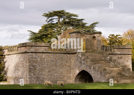 Queen Mary's Bower, Chatsworth House, Derbyshire, Royaume-Uni Banque D'Images