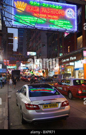 Nathan Road, Tsim Tsa Tsui nuit à Kowloon Hong Kong, Chine Banque D'Images