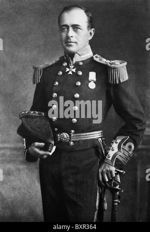 Vintage photo portrait d'officier de la Marine royale britannique et explorateur polaire Le Capitaine Robert Falcon Scott (1868 - 1912). Banque D'Images