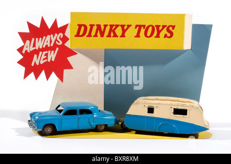 Dinky Voiture et caravane boutique point de vente écran produit par Meccano en1956 Banque D'Images