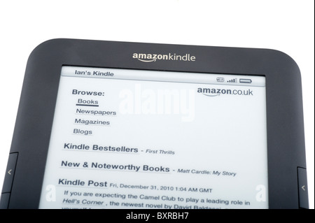 2010/11 l'Amazon Kindle ebook reader lié à l'amazon.co.uk store via une connexion Wi-Fi gratuite, UK Banque D'Images