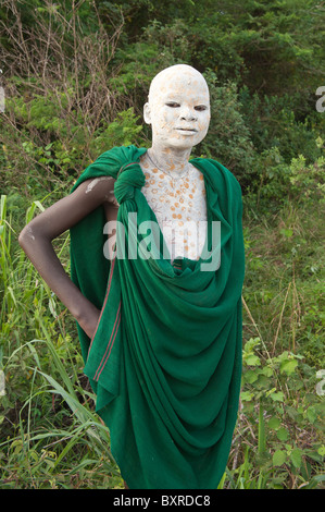 Surma garçon avec peintures corporelles, Kibish, vallée de la rivière Omo, en Ethiopie du sud Banque D'Images