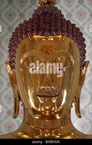 Statue du Bouddha d'or au Wat Traimit, le Temple du Bouddha d'or à Bangkok, Thaïlande Banque D'Images