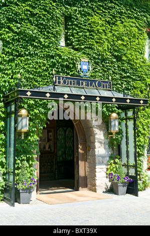 Entrée de l'Hôtel de la cite dans la vieille ville médiévale de Carcassonne France Banque D'Images