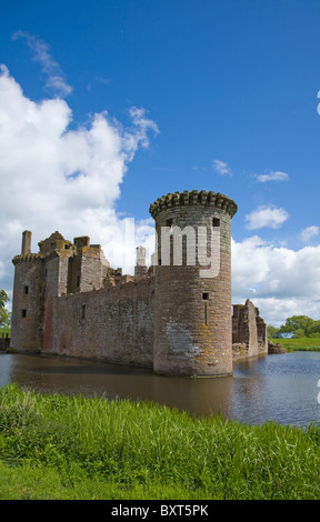 Château de Caerlaverock à douves, Ecosse Banque D'Images