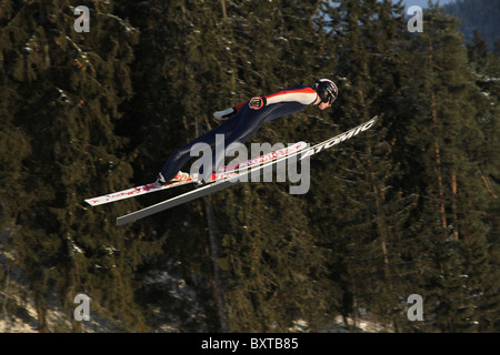 Le saut à ski, combiné nordique et saut à ski spécial en formation Midtstubakken, saut, Oslo, Norvège, 2010 Banque D'Images