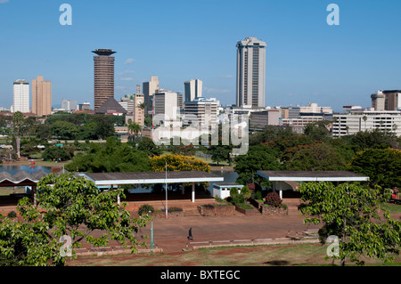 Afrique de l'Est, Kenya, Nairobi Skyline de Uhuru Park Banque D'Images