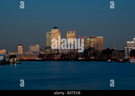 Royaume-uni, Angleterre, Londres, Isle of Dogs/Canary Wharf Central Business District Crépuscule Banque D'Images