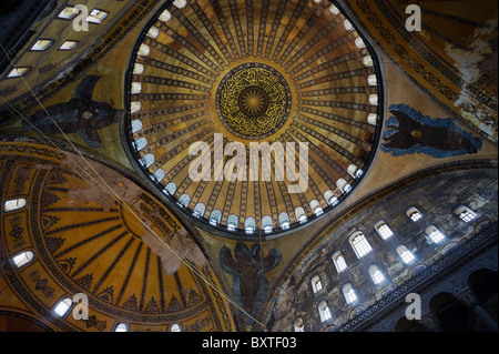 À l'intérieur de l'Hagia Sophia (ou l'église de la Sainte Sagesse de Dieu), Istanbul, Turquie Banque D'Images