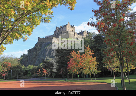 Château d'Édimbourg, l'automne, de Princes Street Gardens Banque D'Images