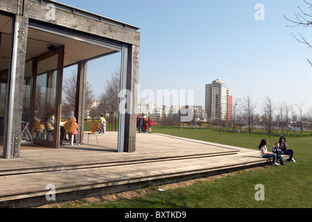 Café Thames Barrier Park West Silvertown East London UK Banque D'Images