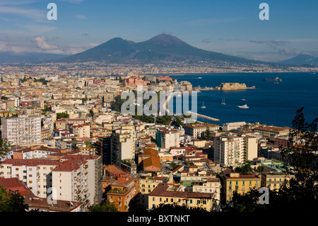 L'Europe, Italie, Naples, le Vésuve, paysage urbain Banque D'Images