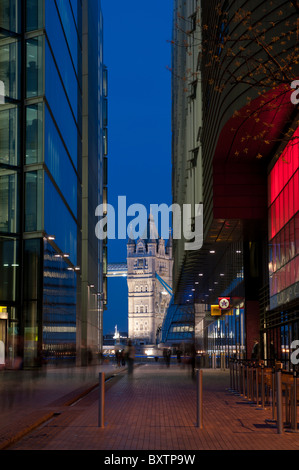 Royaume-uni, Angleterre, Londres, Tower Bridge, plus de place au crépuscule Banque D'Images