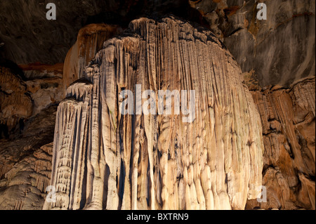 La Cango Caves dans les contreforts de la chaîne de montagnes près de Oudtshoorn, Western Cape, Afrique du Sud Banque D'Images