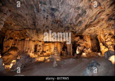 La Cango Caves dans les contreforts de la chaîne de montagnes près de Oudtshoorn, Western Cape, Afrique du Sud Banque D'Images