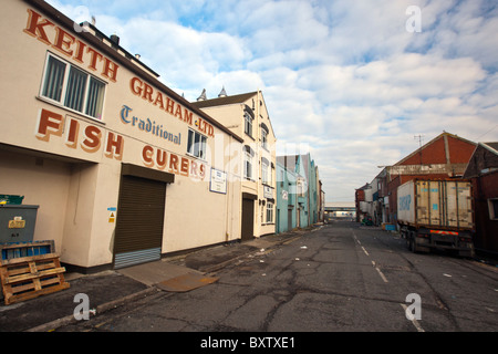 2011 Grimsby Docks sur une rare journée de congé, pêche en déclin Banque D'Images