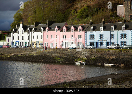 Pier Hotel, Quay Street, le port de Portree, Portree, Isle of Skye, Scotland, United Kingdom Banque D'Images