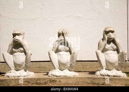 Statues de singe dans l'Ashram Sabarmati (aussi connu sous le nom de Gandhi ou le Satyagraha ou Harijan Ashram) à Ahmedabad, Gujarat, Inde. Banque D'Images