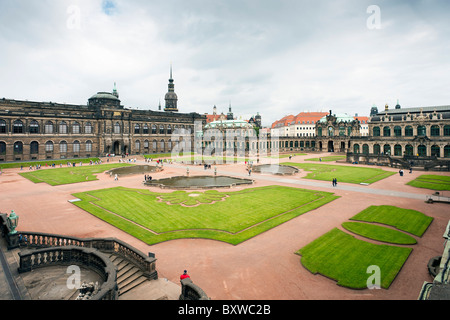 Cour centrale 'palais baroque des ZWINGER DRESDE SAXE ALLEMAGNE Banque D'Images