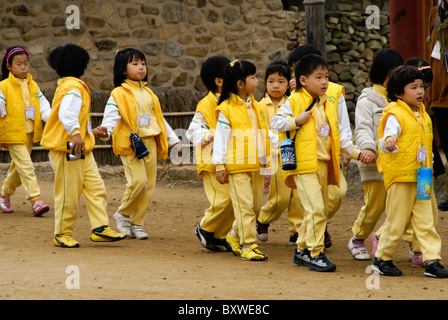 Sortie de classe sur les écoliers, de Corée du Sud Banque D'Images