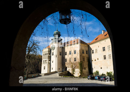 Le Château de Pieskowa Skala, Parc National Ojcow, Pologne Banque D'Images