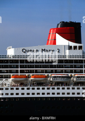 Bateau de croisière Queen Mary 2, Hambourg, Allemagne Banque D'Images